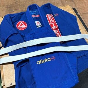 Gracie Barra Blue Jiu-Jitsu Gi with White Belt perfect for small female,or youth